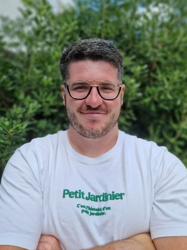 Ellande Boudjema, jardinier paysagiste et gérant d'Uniberdea
